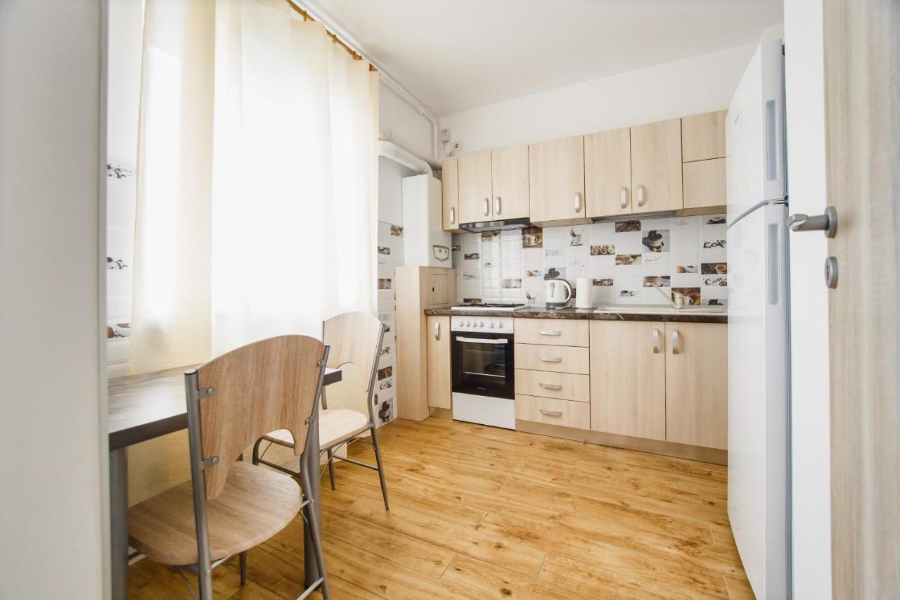 Sunny View 2 Bedroom Central Apartment Oradea Eksteriør bilde