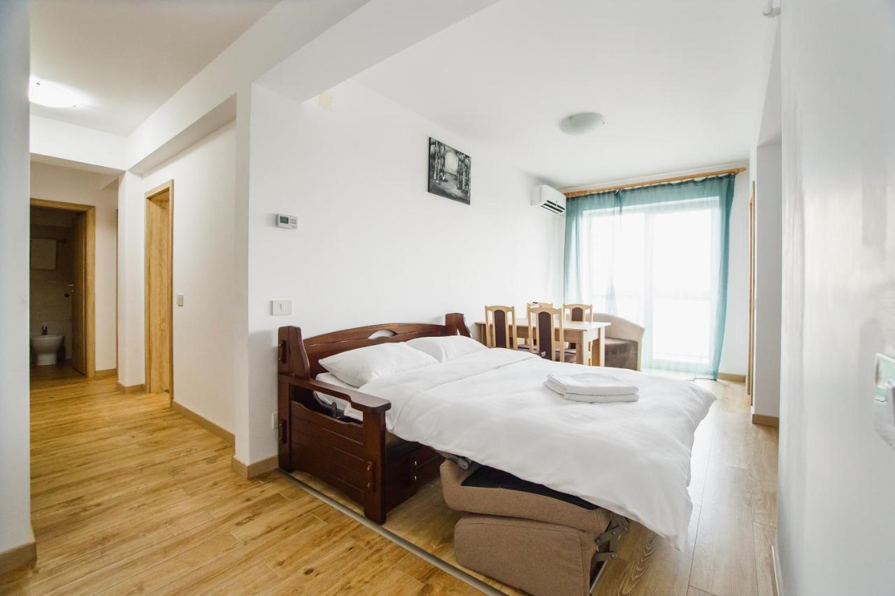 Sunny View 2 Bedroom Central Apartment Oradea Eksteriør bilde