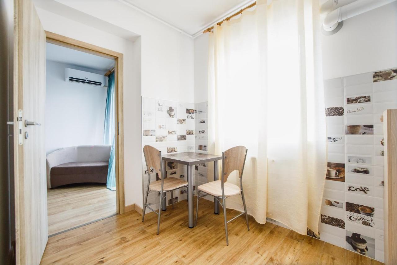 Sunny View 2 Bedroom Central Apartment Oradea Eksteriør bilde