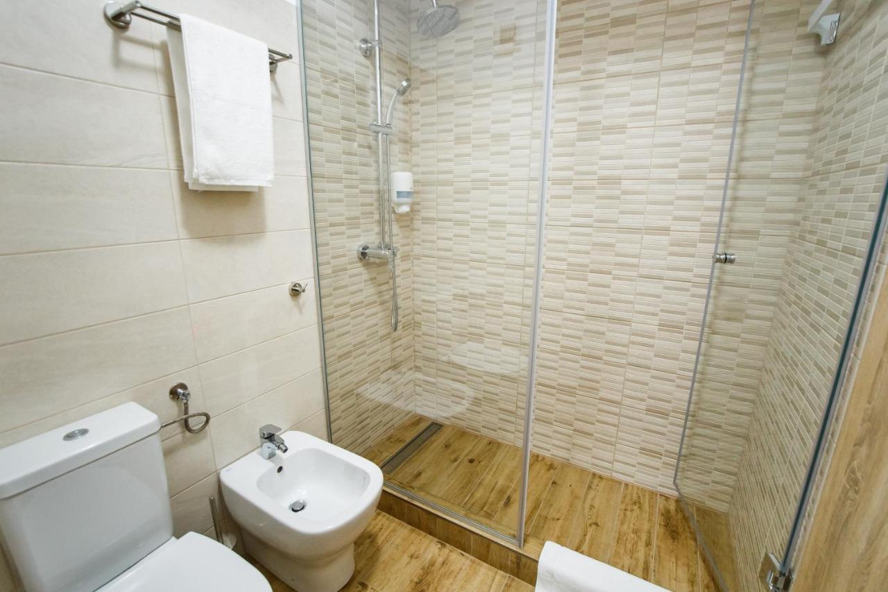 Sunny View 2 Bedroom Central Apartment Oradea Eksteriør bilde